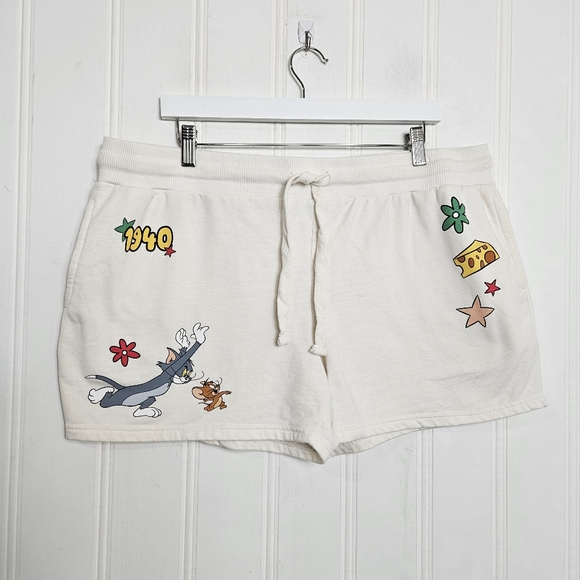 Tom and Jerry Graphic Shorts Womens Size 3XL Taupe Pull-On Relaxed Fit - Picture 4 of 16